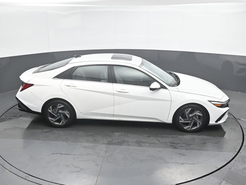 Used 2024 Hyundai Elantra Limited FWD image 32