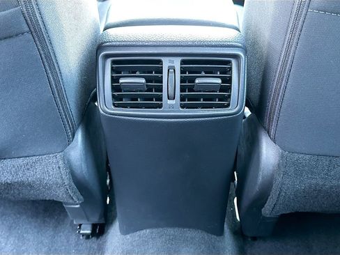 Used 2017 Nissan Rogue SV image 25