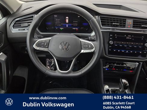Used 2023 Volkswagen Tiguan SE image 14
