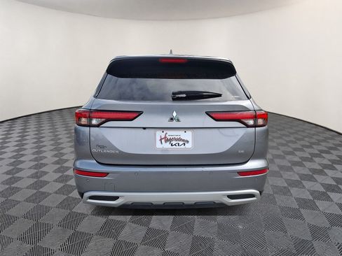 Used 2024 Mitsubishi Outlander SE AWD/4WD image 5