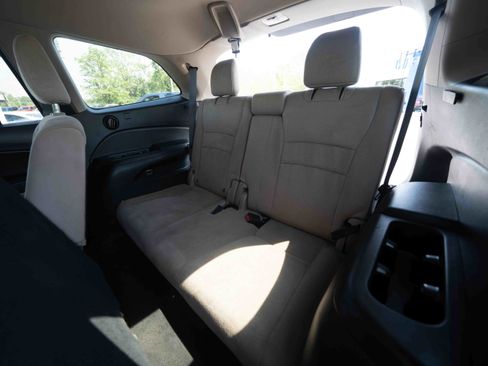 Used 2021 Honda Pilot EX image 24