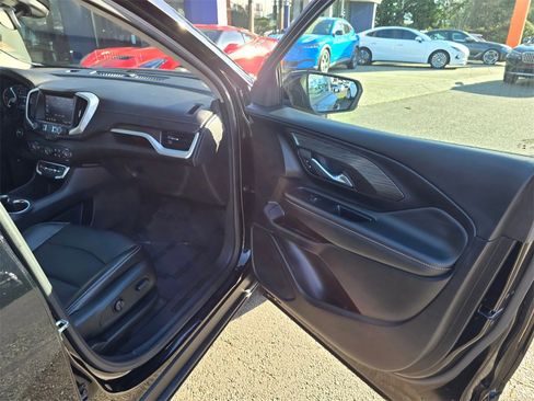 Used 2024 GMC Terrain SLT image 10