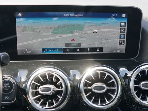 Used 2021 Mercedes-Benz GLA 250 4MATIC image 12