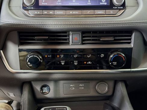 Used 2024 Nissan Rogue S AWD/4WD image 17