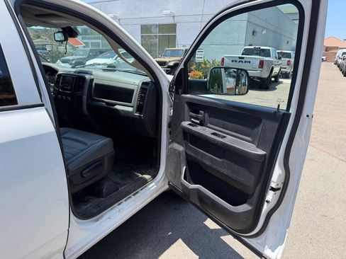 Used 2016 RAM 1500 Tradesman w/ Chrome Appearance Group RWD image 16