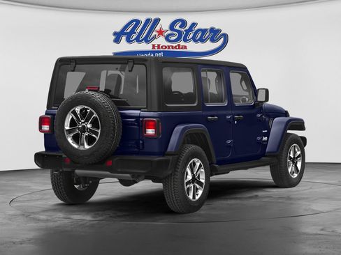 Used 2018 Jeep Wrangler Unlimited Sahara w/ Dual Top Group AWD/4WD image 2