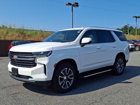 Used 2021 Chevrolet Tahoe LT w/ LT Signature Package AWD/4WD image 3