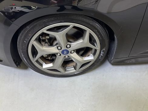 Used 2018 Ford Focus ST image 25