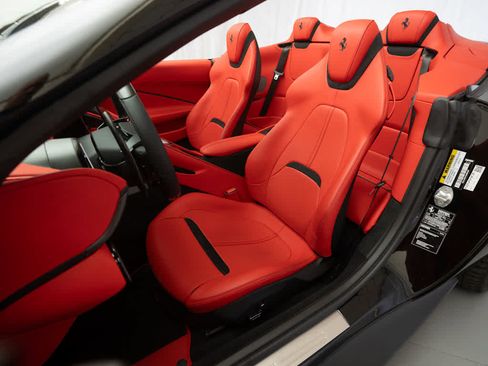 Certified 2025 Ferrari Roma Spider RWD image 18