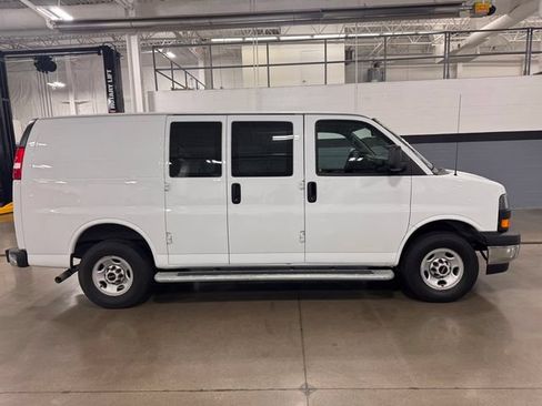 Used 2024 GMC Savana 2500 w/ Driver Convenience Package RWD image 2