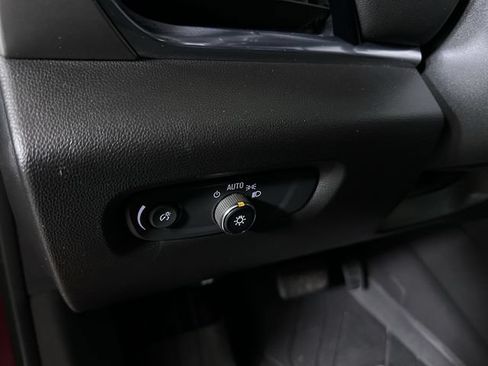 Used 2022 Chevrolet Traverse LT FWD image 18
