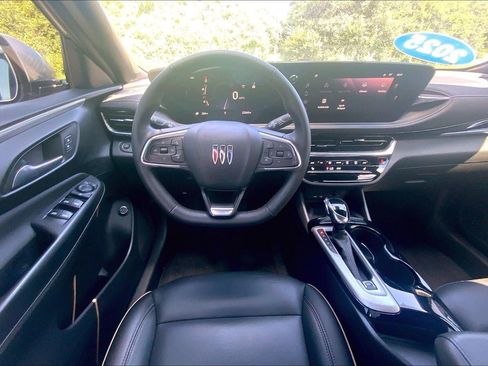 Used 2025 Buick Envista Avenir FWD image 5