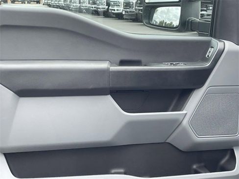 New 2025 Ford F350 XL w/ XL Chrome Package image 9