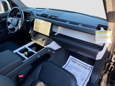 New 2026 Land Rover Defender 110 X-Dynamic SE AWD/4WD image 12
