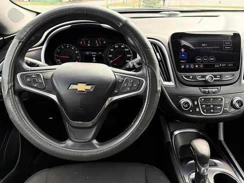 Used 2022 Chevrolet Malibu LT FWD image 14