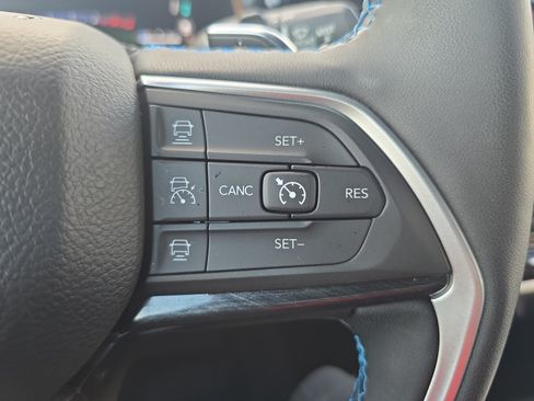 Used 2024 Jeep Grand Cherokee Trailhawk AWD/4WD image 17