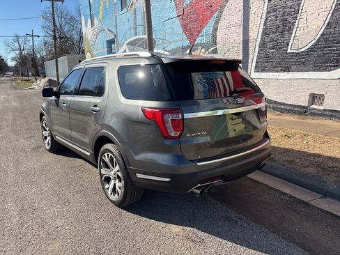 Used 2019 Ford Explorer Platinum image 4