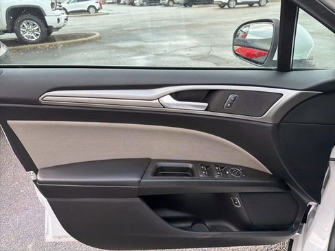 Used 2018 Ford Fusion S image 16