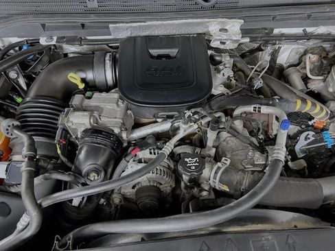 Used 2016 GMC Sierra 2500 SLT w/ Suspension Package, Off-Road image 29