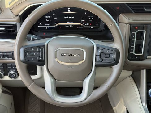 Used 2024 GMC Yukon XL Denali AWD/4WD image 12