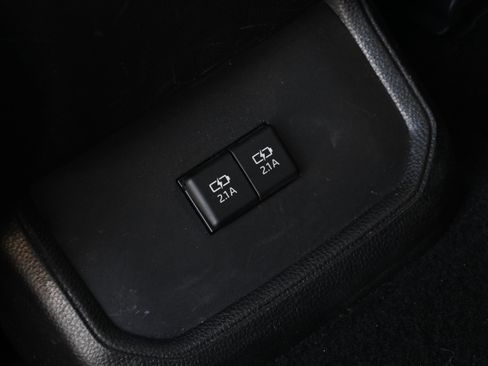 Used 2020 Toyota Highlander XLE image 30