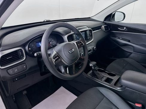 Used 2019 Kia Sorento AWD V6 image 10