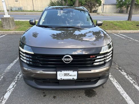 Used 2025 Nissan Kicks SR w/ SR Premium Package AWD/4WD image 2
