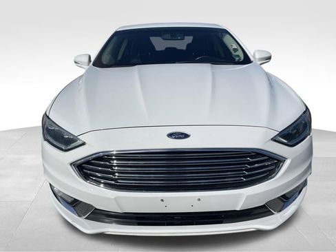 Used 2017 Ford Fusion SE w/ Fusion SE Technology Package image 18
