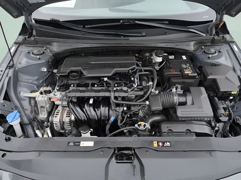 Certified 2024 Hyundai Elantra SEL w/ Convenience Package FWD image 19