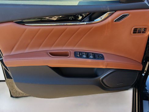 Used 2021 Maserati Quattroporte S image 22