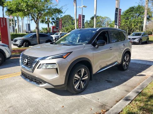 Certified 2023 Nissan Rogue Platinum w/ Platinum Premium Package FWD image 3