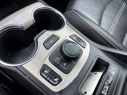 Used 2023 GMC Terrain Denali image 27