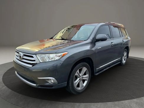 Used 2012 Toyota Highlander Limited image 3