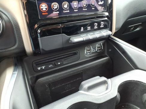 Used 2019 RAM 1500 Laramie image 14