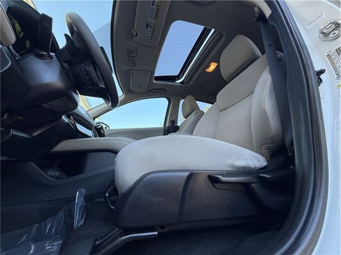 Used 2016 Honda HR-V EX image 15