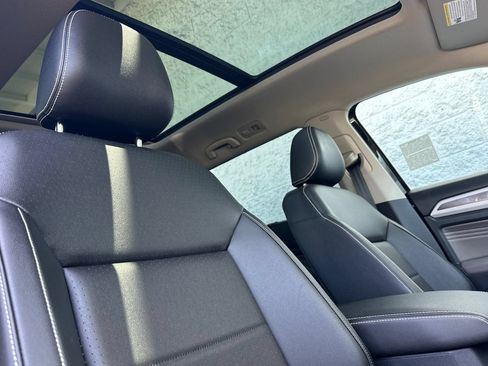Used 2023 Volkswagen Atlas SE w/ Panoramic Sunroof Package FWD image 18