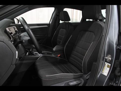 Certified 2023 Volkswagen Jetta Sport image 5