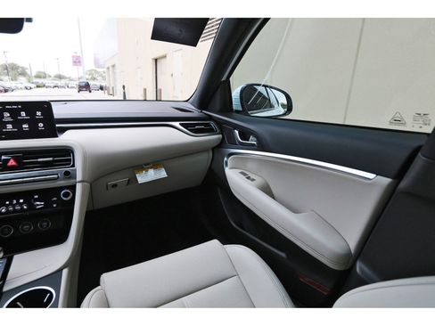 Used 2026 Genesis G70 2.5T RWD image 12