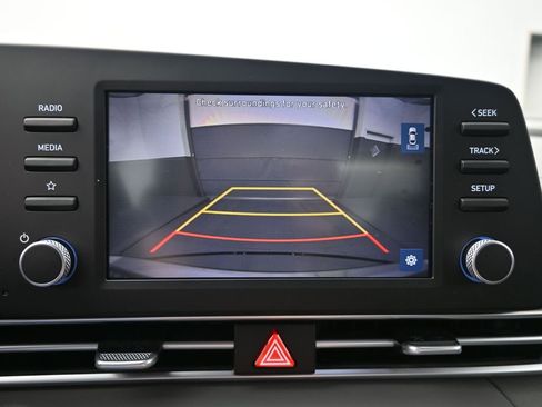 Certified 2023 Hyundai Elantra SEL image 17