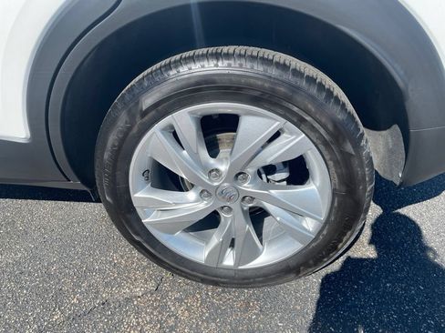 Certified 2024 Buick Encore GX Preferred AWD/4WD image 4