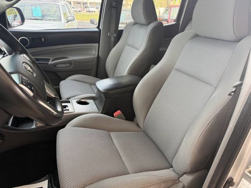 Used 2012 Toyota Tacoma 4x4 Double Cab w/ TRD Sport Pkg image 10