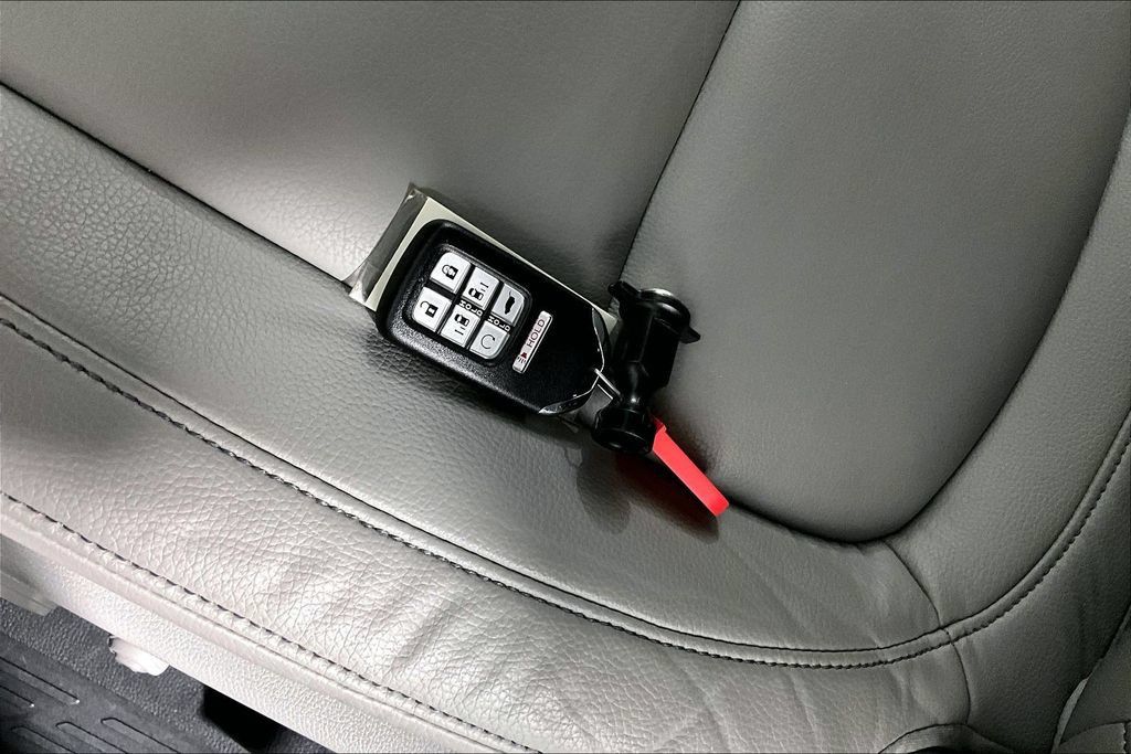 Used 2024 Honda Odyssey Touring image 10