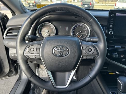 Certified 2022 Toyota Camry XLE image 18