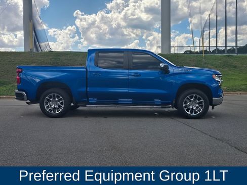 Used 2022 Chevrolet Silverado 1500 LT RWD image 2
