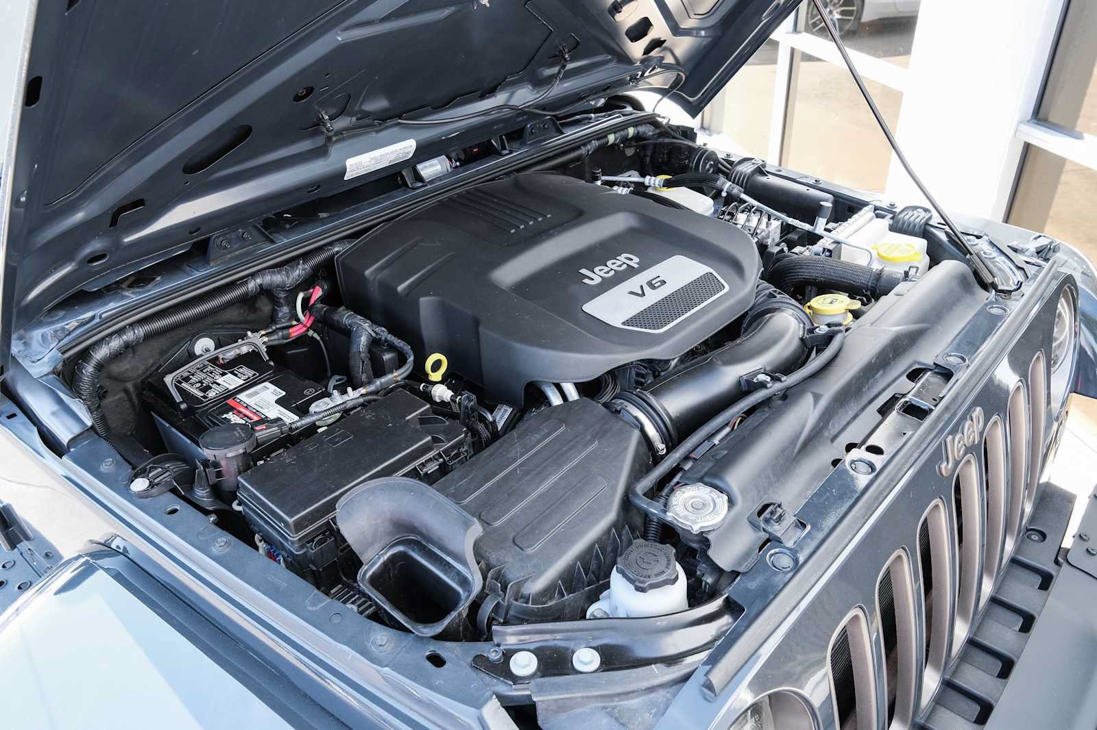 Used 2018 Jeep Wrangler Unlimited Sport AWD/4WD image 37