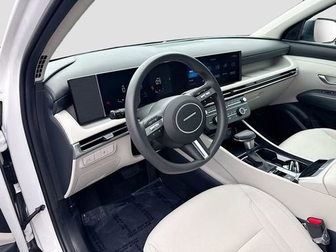 Certified 2026 Hyundai Tucson SE FWD image 9