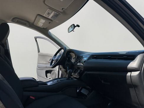 Used 2022 Honda HR-V LX image 11