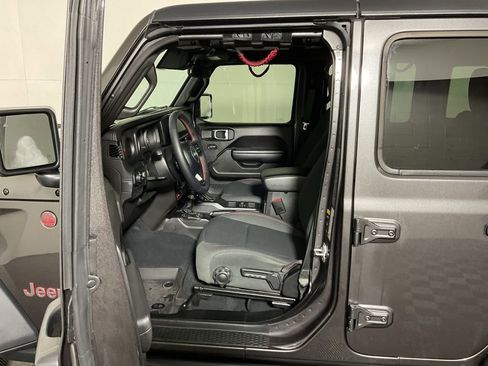 Used 2024 Jeep Wrangler Rubicon w/ Safety Group image 18