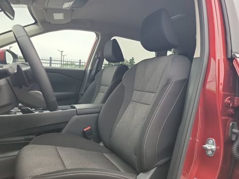 Used 2025 Nissan Rogue SV FWD image 19