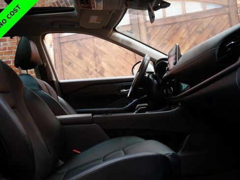 Used 2022 Nissan Rogue SV w/ SV Premium Package image 51